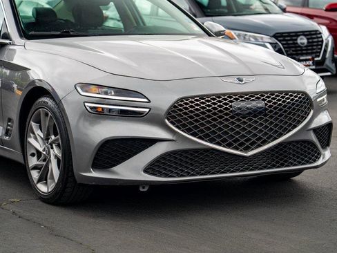 Used 2022 Genesis G70 2.0T image 7