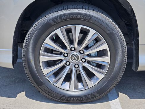 Used 2020 Lexus GX 460 Luxury w/ Accessory Package AWD/4WD image 14