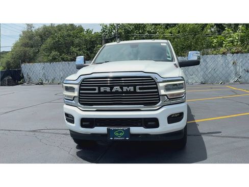 Used 2024 RAM 2500 Laramie AWD/4WD image 3