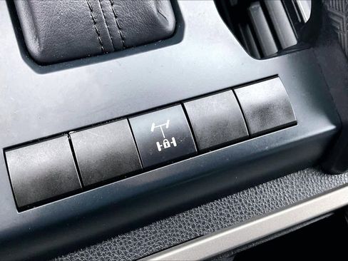 Used 2025 Toyota Tacoma TRD Off-Road image 33