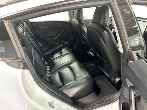 Certified 2022 Tesla Model 3 Performance AWD/4WD image 21
