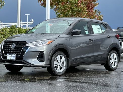 New 2025 Nissan Kicks S image 8