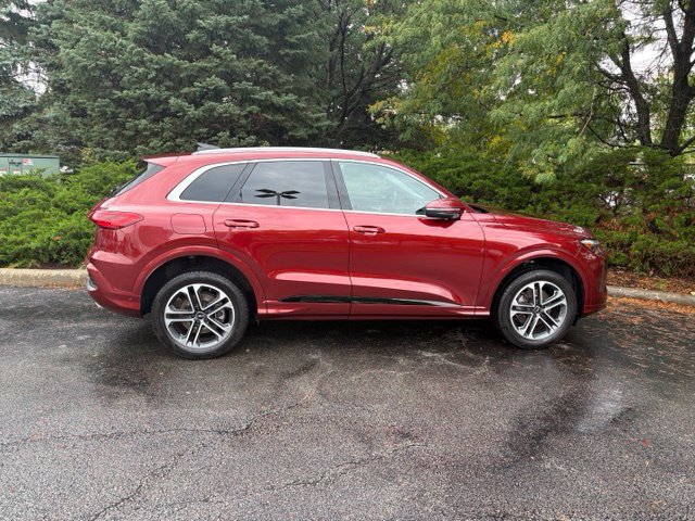 Used 2025 Audi Q5 Premium Plus AWD/4WD image 4