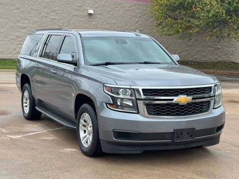 Used 2018 Chevrolet Suburban LT image 1