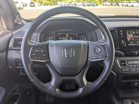 Used 2023 Honda Passport TrailSport image 17