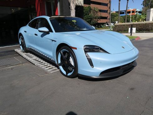Used 2022 Porsche Taycan image 4