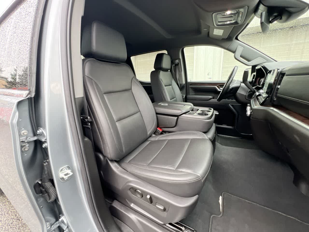 Used 2025 GMC Sierra 1500 SLT AWD/4WD image 28