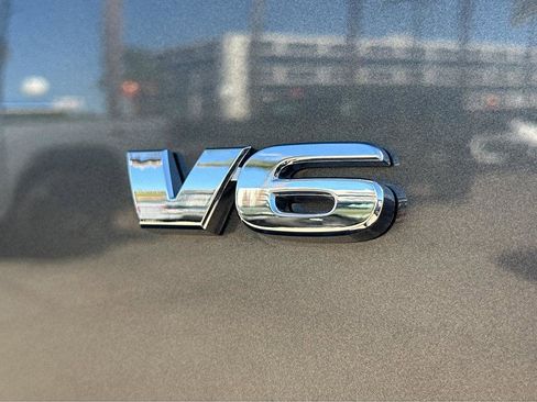 Used 2022 Toyota Tacoma TRD Off-Road image 38