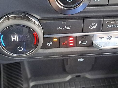 Used 2024 Ford Bronco Outer Banks image 15