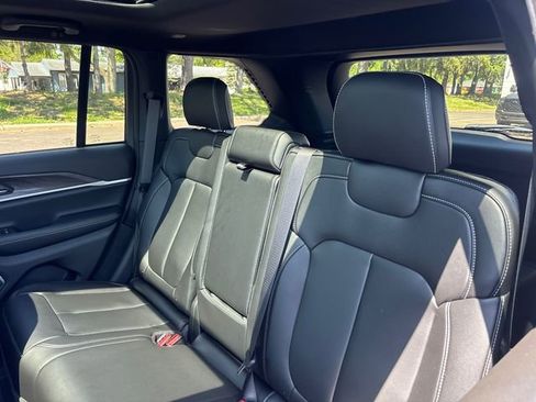 New 2026 Jeep Grand Cherokee Limited w/ Limited Altitude Package AWD/4WD image 8