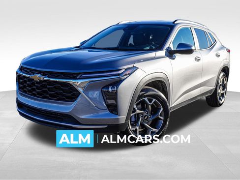 Used 2025 Chevrolet Trax LT w/ LT Convenience Package image 1