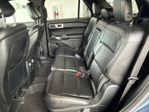 Certified 2020 Ford Explorer XLT w/ Equipment Group 202A AWD/4WD image 15