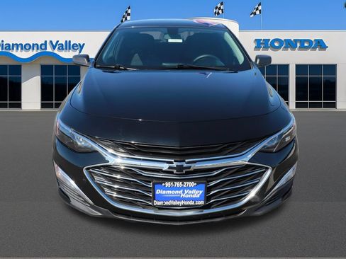 Used 2022 Chevrolet Malibu LS FWD image 2
