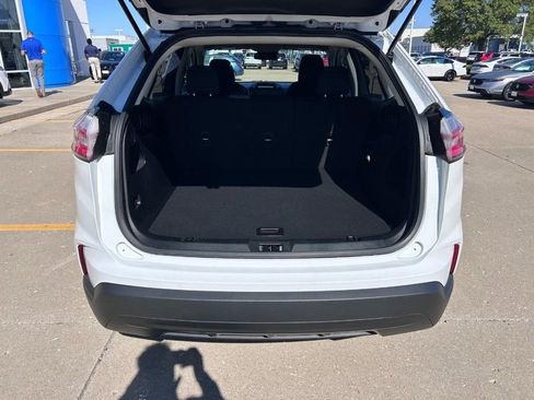 Used 2023 Ford Edge SE image 4