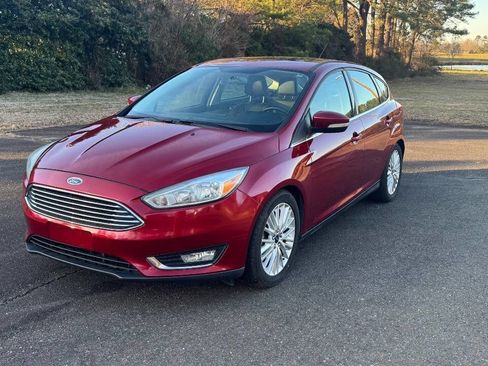 Used 2015 Ford Focus Titanium image 4