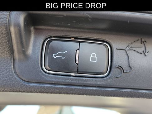 Used 2025 Ford Explorer Active AWD/4WD image 7