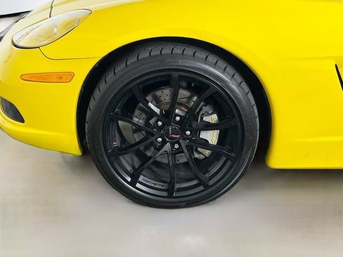 Used 2007 Chevrolet Corvette Coupe w/ Preferred Equipment Group RWD image 23