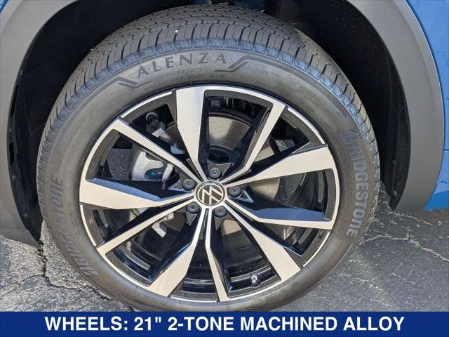 New 2025 Volkswagen Atlas SEL Premium R-Line AWD/4WD image 9