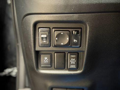 Used 2015 Nissan Juke SV w/ Technology Package AWD/4WD image 8