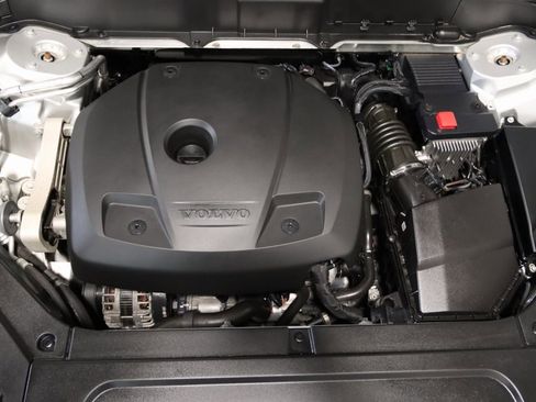 Used 2022 Volvo XC90 T6 Momentum w/ Advanced Package image 74