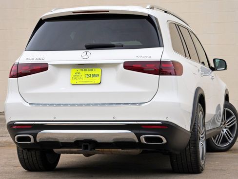 Used 2024 Mercedes-Benz GLS 450 4MATIC image 5