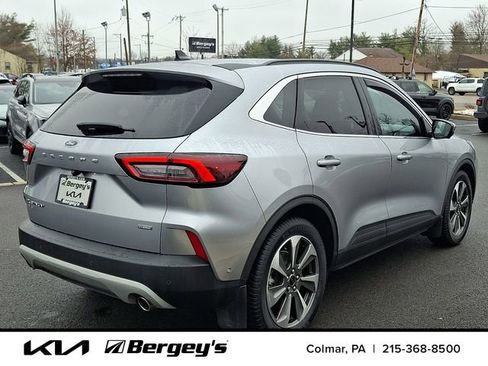 Used 2023 Ford Escape Platinum w/ Premium Technology Package FWD image 5