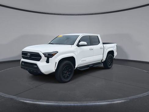 Used 2025 Toyota Tacoma SR5 RWD image 4