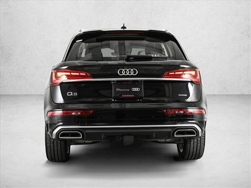 Used 2023 Audi Q5 2.0T Prestige w/ Prestige Package image 7