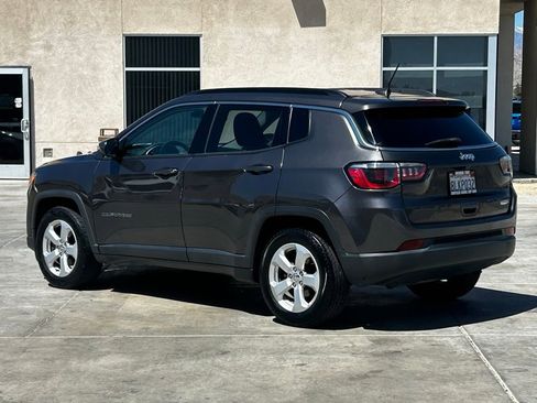 Used 2019 Jeep Compass Latitude w/ Popular Equipment Group FWD image 6