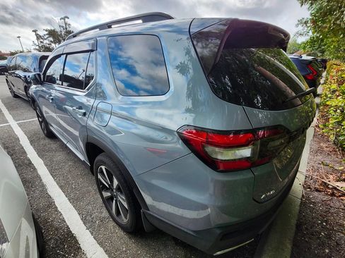 Used 2023 Honda Pilot Elite image 3