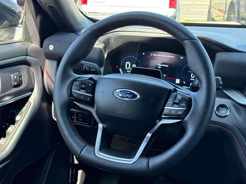 Used 2025 Ford Explorer ST-Line w/ Premium Package RWD image 24