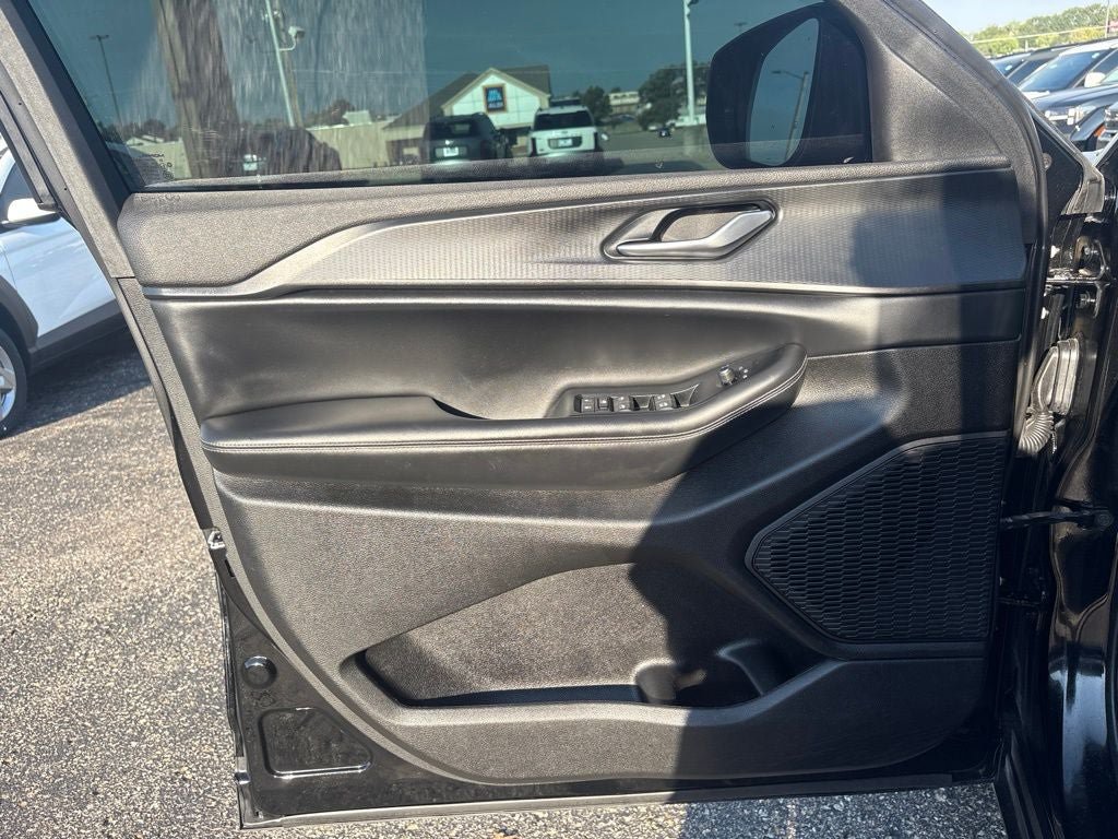 Used 2023 Jeep Grand Cherokee L Laredo AWD/4WD image 12