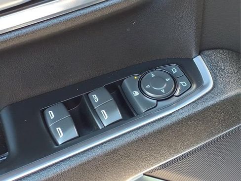 Used 2024 Chevrolet Silverado 1500 LT AWD/4WD image 16