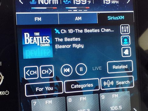 Used 2025 Subaru Crosstrek 2.0i Premium image 24