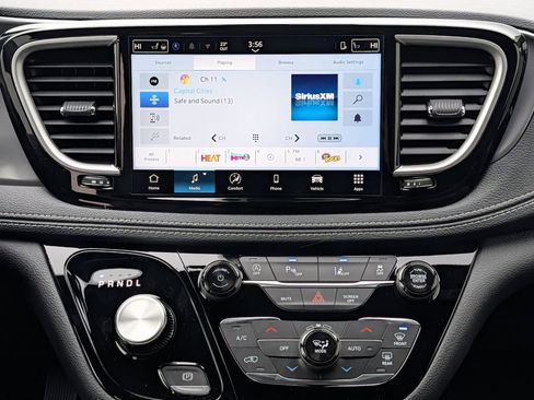 New 2026 Chrysler Pacifica Select AWD/4WD image 9