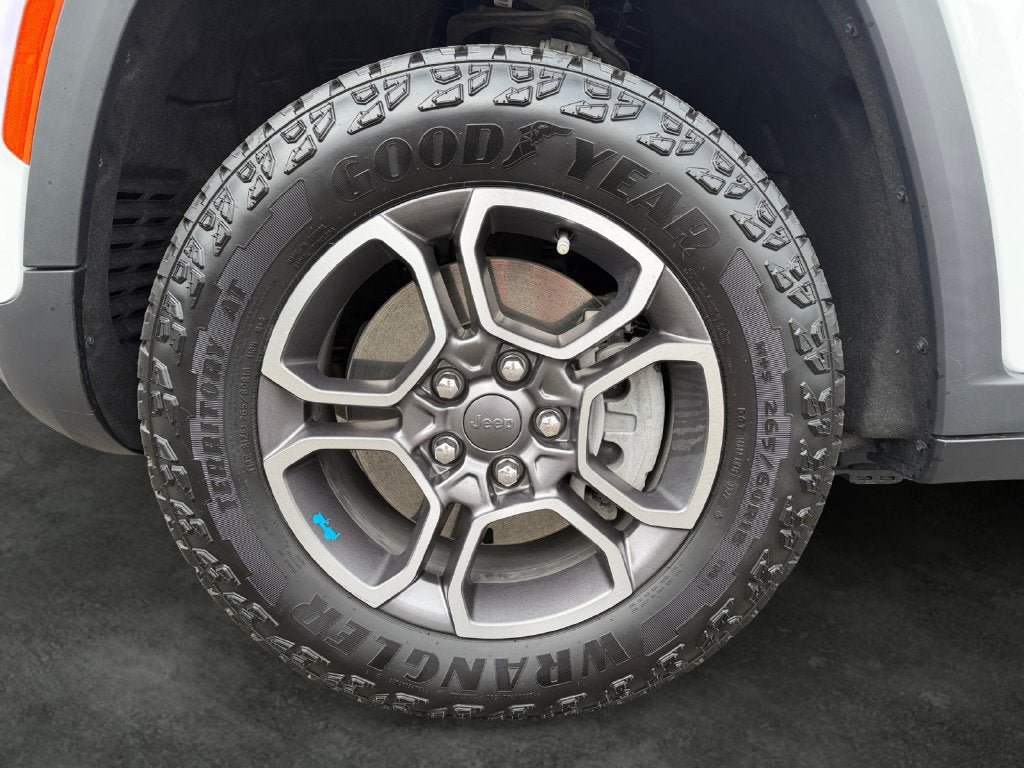 Used 2022 Jeep Grand Cherokee Trailhawk 4xe AWD/4WD image 4