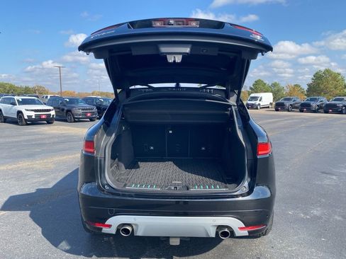 Used 2019 Jaguar F-PACE S image 40