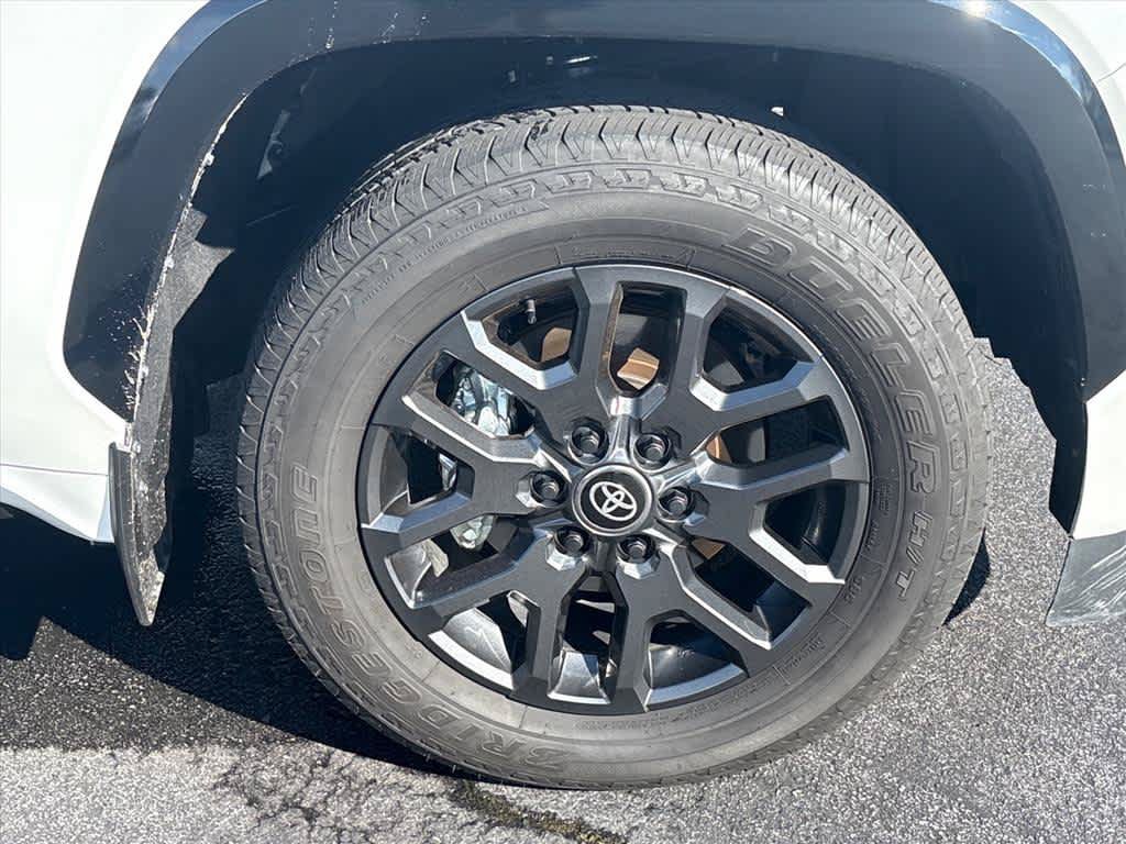 Used 2026 Toyota Sequoia Platinum AWD/4WD image 33