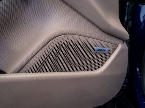 Used 2021 Porsche Taycan image 34