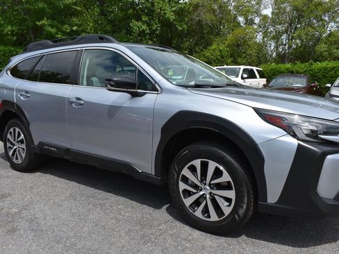 Used 2023 Subaru Outback Premium AWD/4WD image 30