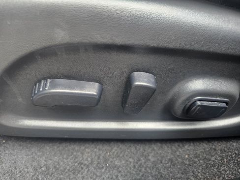 Used 2020 Nissan Pathfinder SL AWD/4WD image 34