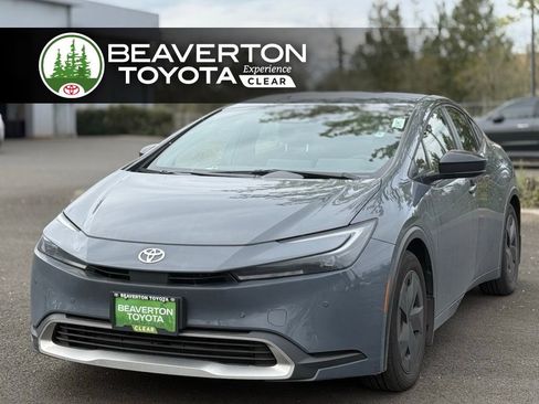 Used 2025 Toyota Prius Plug-In Hybrid image 1