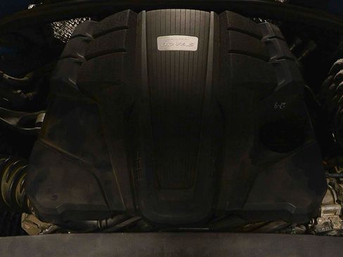 Used 2020 Porsche Macan S image 18