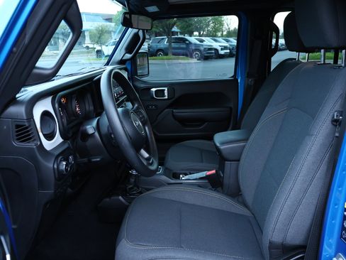Used 2025 Jeep Wrangler Unlimited Sport AWD/4WD image 8