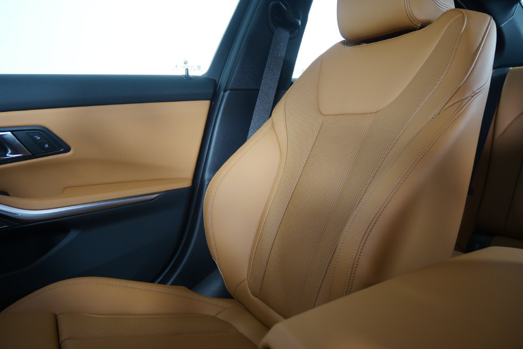 Used 2026 BMW M340i w/ Premium Package RWD image 23