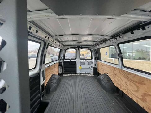 Used 2009 Chevrolet Express 1500 w/ Power Package image 13