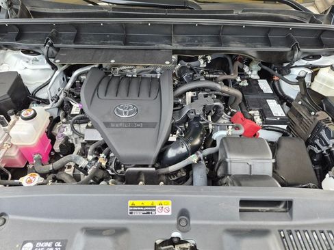 Used 2023 Toyota Highlander XLE FWD image 22