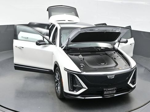Certified 2024 Cadillac Lyriq Sport AWD/4WD image 38