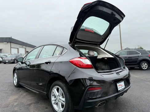 Used 2018 Chevrolet Cruze LT w/ Convenience Package FWD image 10