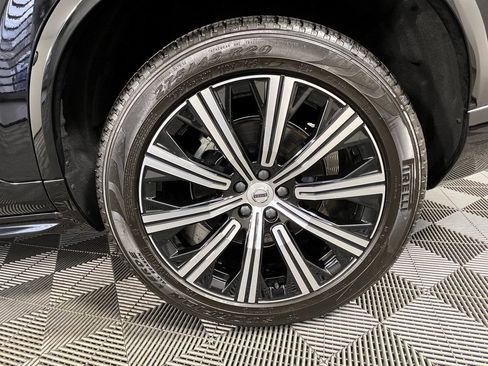 Used 2025 Volvo XC90 B5 Core image 11